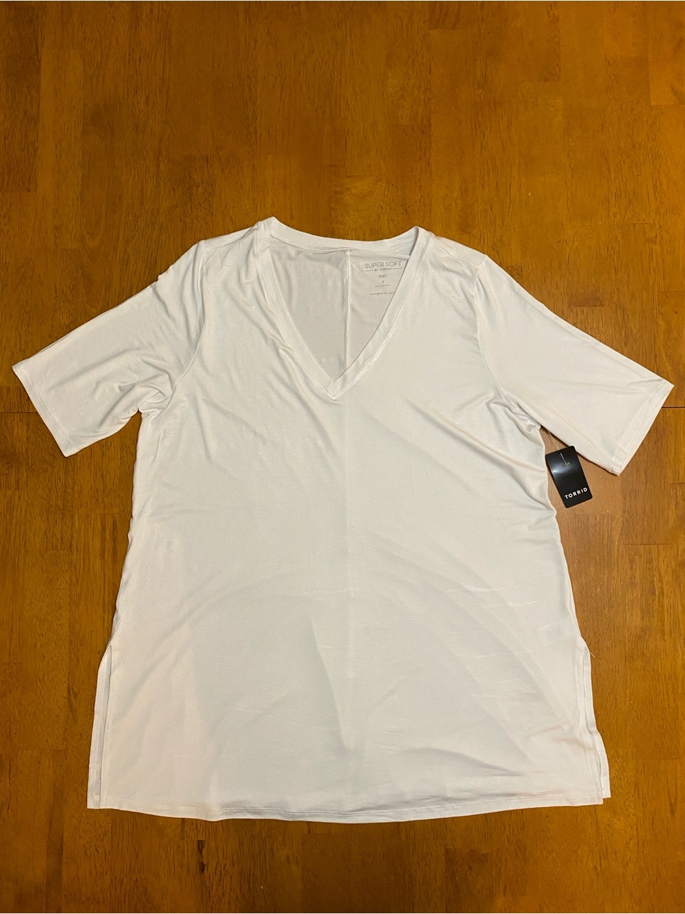 Torrid Favorite Super Soft Knit, V-neck Tunic Tee, White, Sz 1X